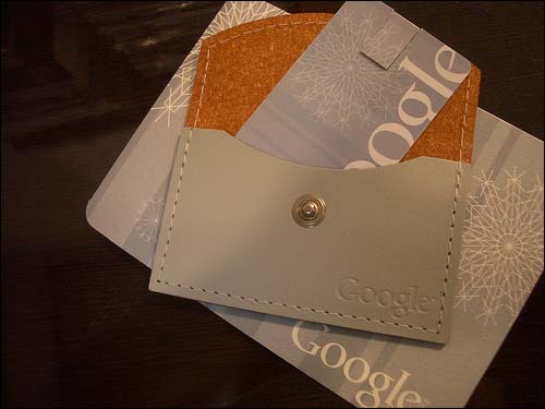 AdSense and AdWords Users Showered By Gifts From Google!
